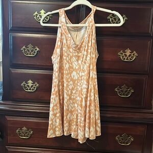 Peach & white flowy tank Large Like new